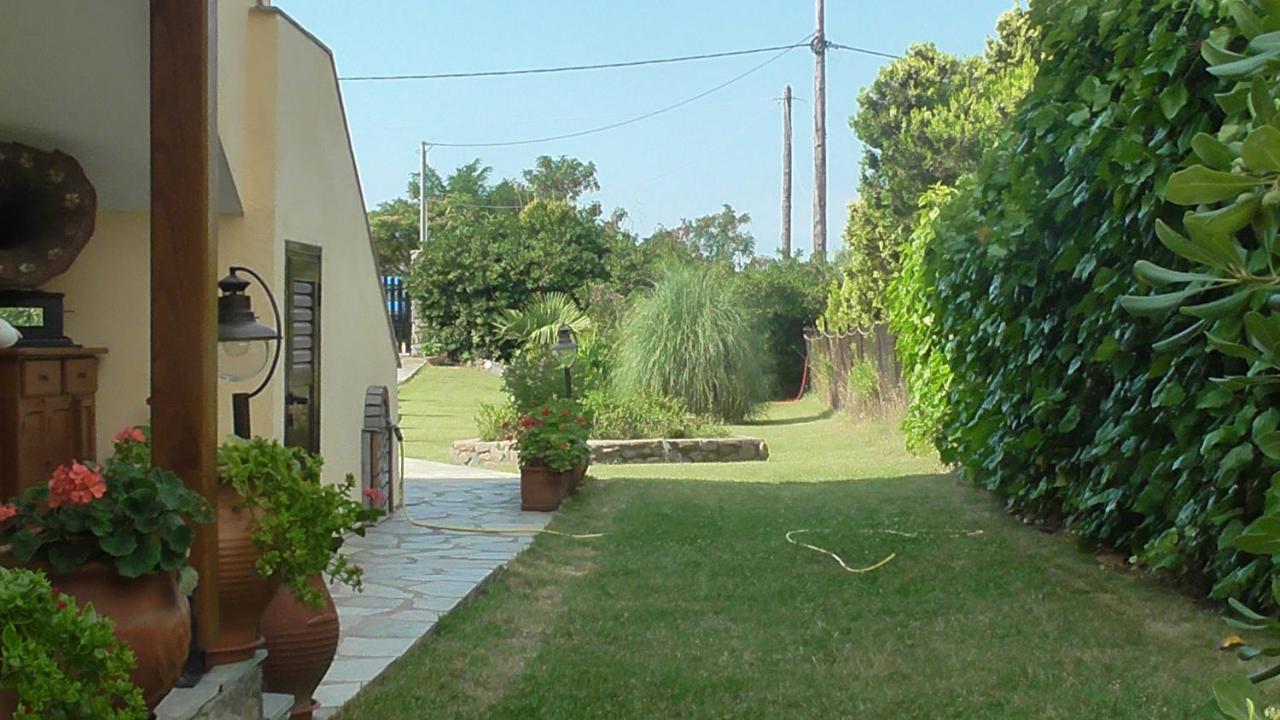 Studios Tripiti Nea Roda Exterior foto