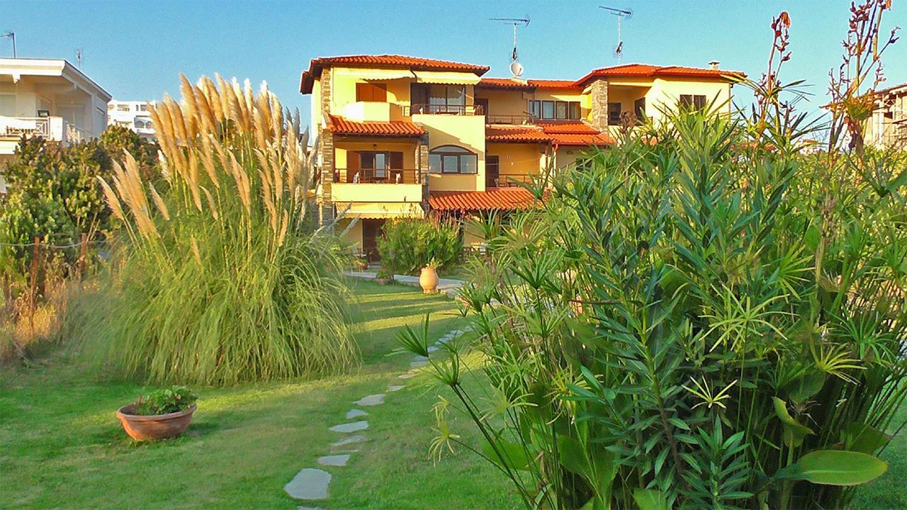Studios Tripiti Nea Roda Exterior foto