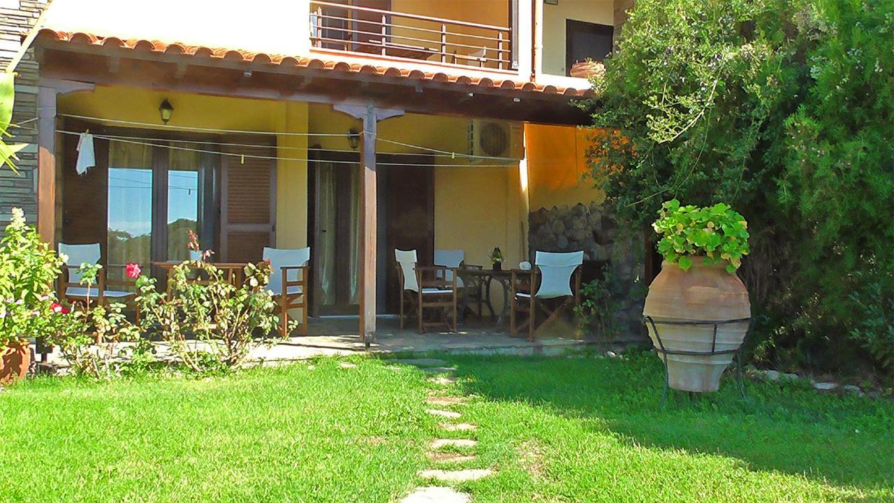 Studios Tripiti Nea Roda Exterior foto