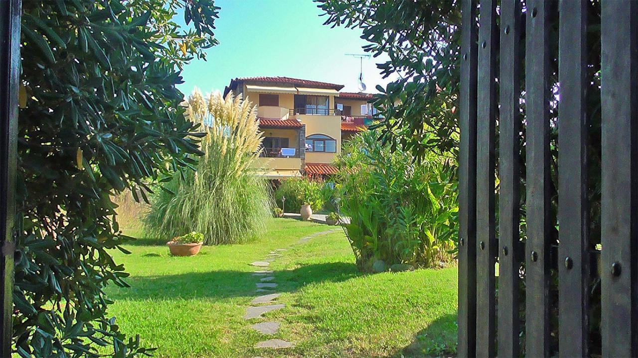 Studios Tripiti Nea Roda Exterior foto